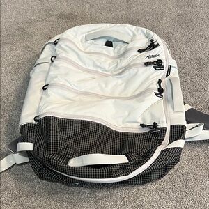 Matador SEG 28 White and Black